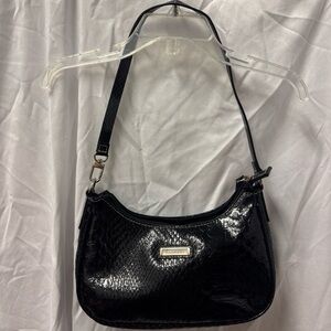 Elegant ROSETTI BLACK FAUX ALLIGATOR PRINT OVER THE SHOULDER VINTAGE